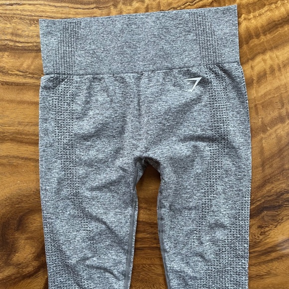 Gymshark 2 Piece Set, Vital Seamless Crop Top, Leggings, Grey Marl, Size Medium - Picture 6 of 10